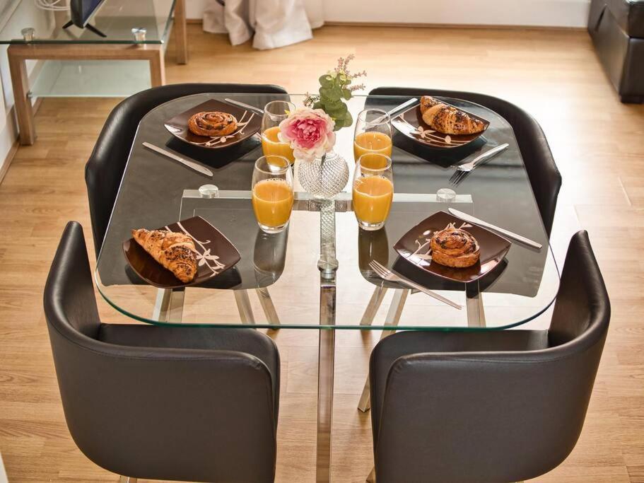Lovely 1 Bedroom Apartment - Bham City Centre เบอร์มิงแฮม ภายนอก รูปภาพ
